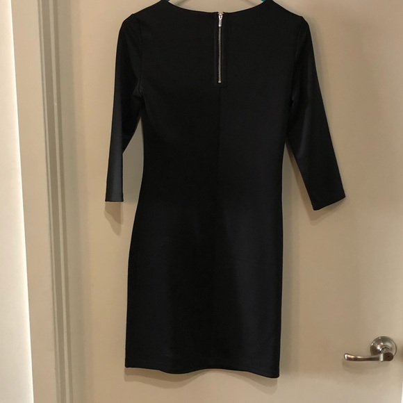 Flattering black mini dress - Picture 5 of 9